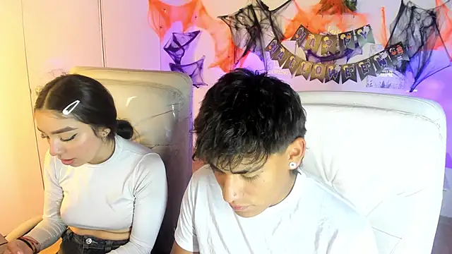 Snapshot of Yiing_and_yang chatting on 10.17.25 Yiing and yang online show from 10.17.25