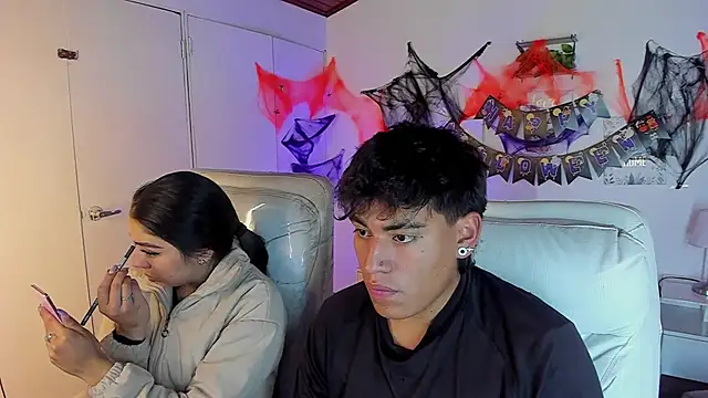 Snapshot of Yiing_and_yang chatting on 10.22.25 Yiing and yang online show from 10.22.25