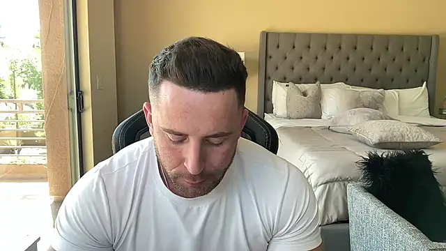 brettmycles28 online show from 09.26.25