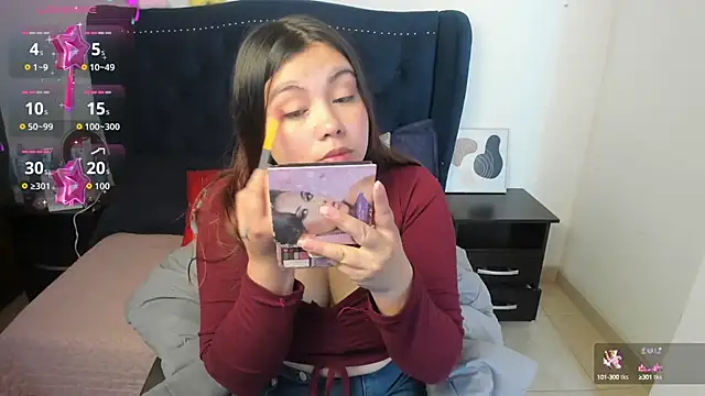 Snapshot of LucyPetit chatting on 09.11.25 LucyPetit online show from 09.11.25