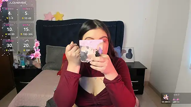 Snapshot of LucyPetit chatting on 09.15.25 LucyPetit online show from 09.15.25