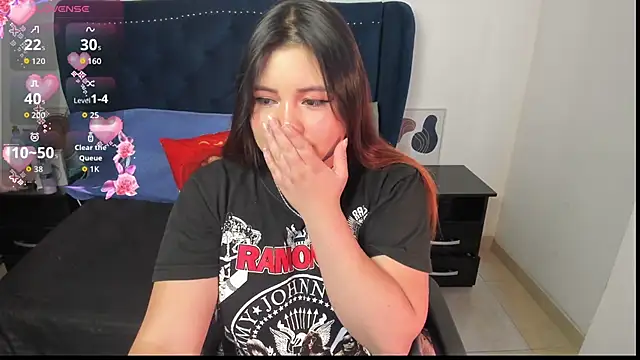 Snapshot of LucyPetit chatting on 09.17.25 LucyPetit online show from 09.17.25