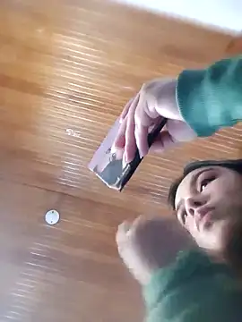 Snapshot of LucyPetit chatting on 09.22.25 LucyPetit online show from 09.22.25