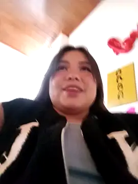 Snapshot of LucyPetit chatting on 10.02.25 LucyPetit online show from 10.02.25