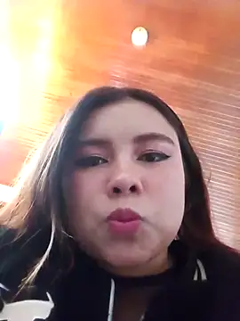 Snapshot of LucyPetit chatting on 10.14.25 LucyPetit online show from 10.14.25