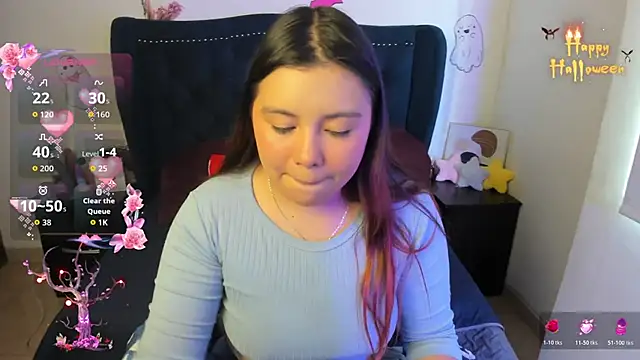 Snapshot of LucyPetit chatting on 10.21.25 LucyPetit online show from 10.21.25