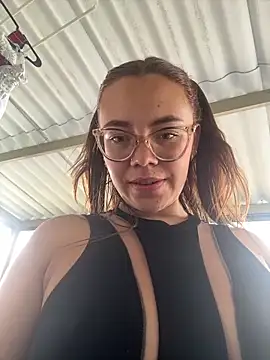 AlissonPeach01 online show from 09.12.25