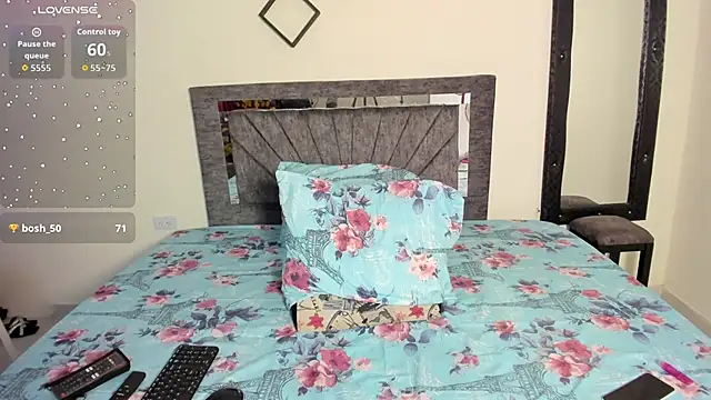 Snapshot of Laurasofia01 chatting on 10.09.25 Laurasofia01 online show from 10.09.25