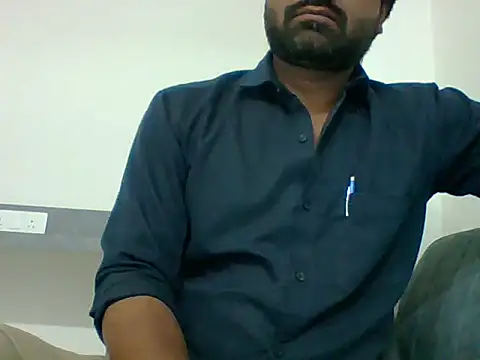 Snapshot of autophile-indian chatting on 11.12.25 autophile-indian online show from 11.12.25