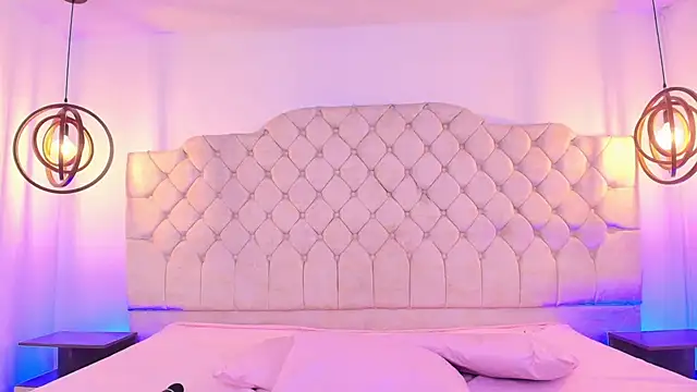 KhloeJohnson online show from 10.11.25