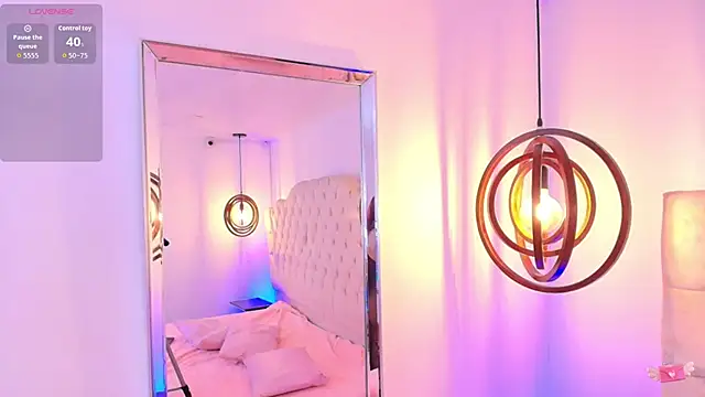 KhloeJohnson online show from 10.15.25