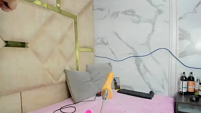 Allisonts69 online show from 10.14.25