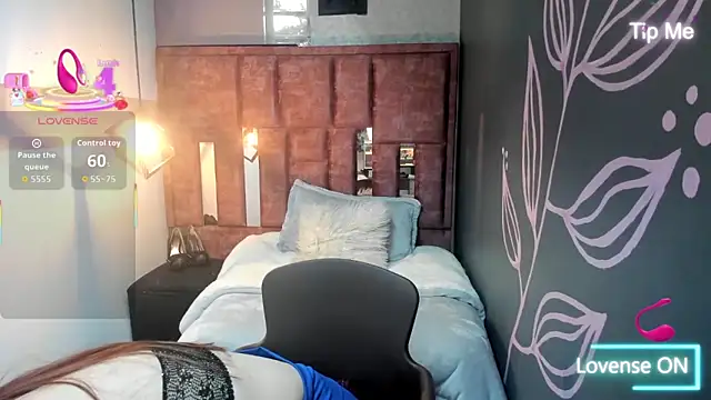 Isa Thompson   online show from 09.17.25