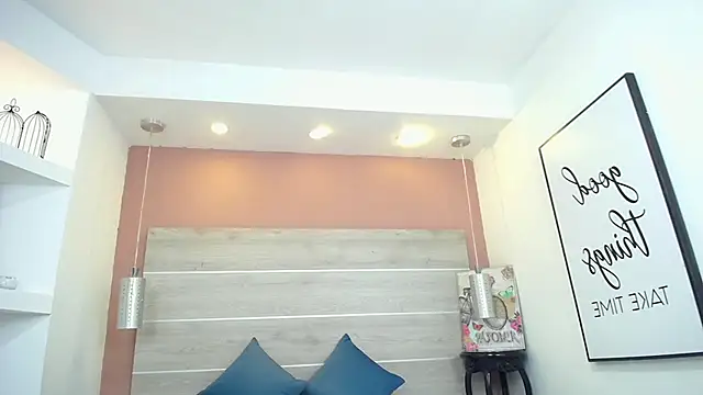 AlexandraCambell online show from 11.09.25