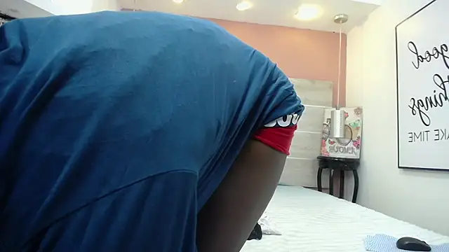 AlexandraCambell online show from 12.04.25