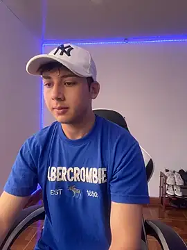 Snapshot of Casper___kyy chatting on 10.30.25 Casper kyy online show from 10.30.25