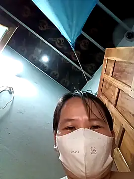 Snapshot of BigPussy178 chatting on 10.29.25 BigPussy178 online show from 10.29.25