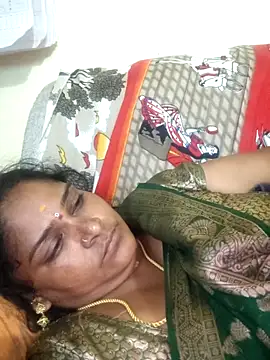 Snapshot of madavi123 chatting on 09.13.25 madavi123 online show from 09.13.25