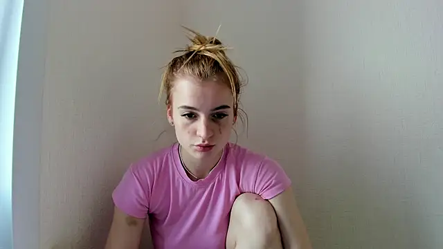 stacey  doll online show from 09.10.25