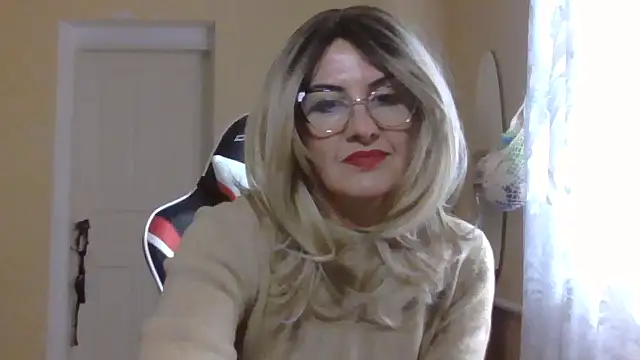 TianaQLove online show from 10.21.25