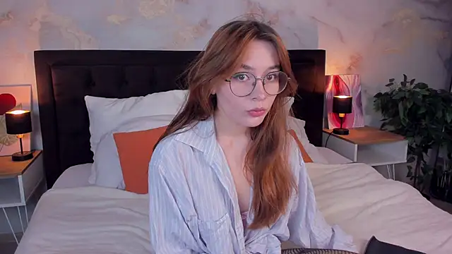 Snapshot of LanaAirlie chatting on 09.09.25 LanaAirlie online show from 09.09.25