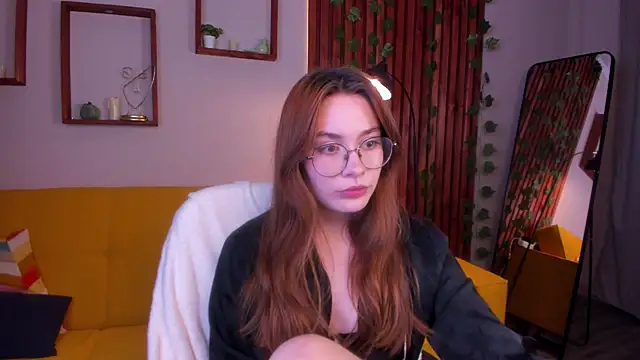 Snapshot of LanaAirlie chatting on 09.10.25 LanaAirlie online show from 09.10.25