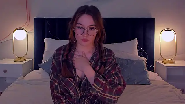 LanaAirlie online show from 11.16.25