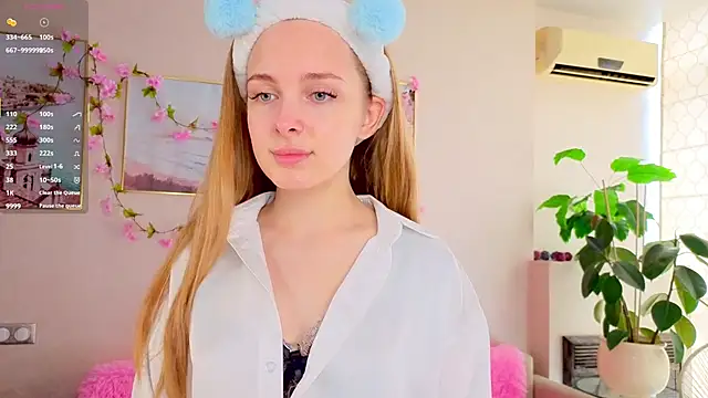 Snapshot of CindyGreen chatting on 09.09.25 CindyGreen online show from 09.09.25