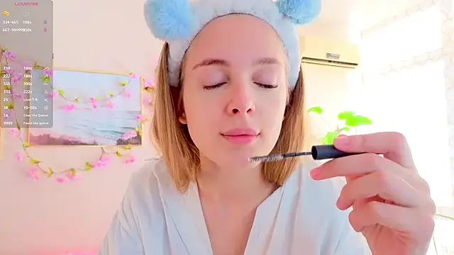 Snapshot of CindyGreen chatting on 09.11.25 CindyGreen online show from 09.11.25