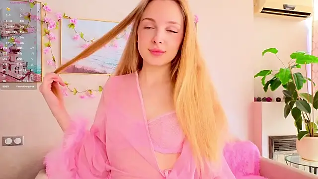 Snapshot of CindyGreen chatting on 09.12.25 CindyGreen online show from 09.12.25