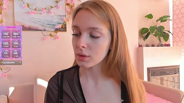 Snapshot of CindyGreen chatting on 10.18.25 CindyGreen online show from 10.18.25