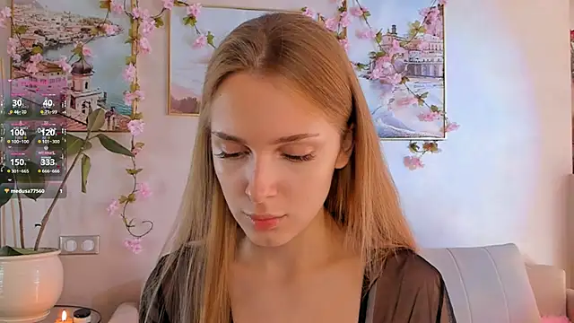 Snapshot of CindyGreen chatting on 10.22.25 CindyGreen online show from 10.22.25