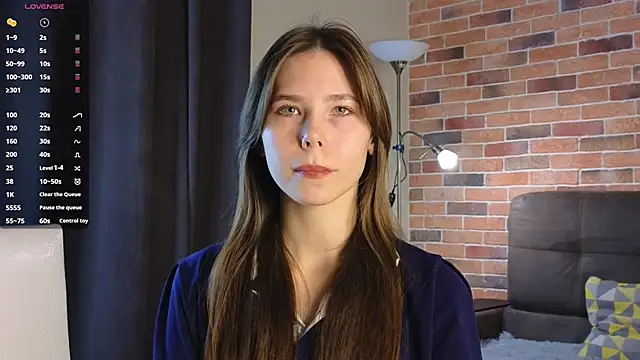 Snapshot of EmiliDen chatting on 09.28.25 EmiliDen online show from 09.28.25