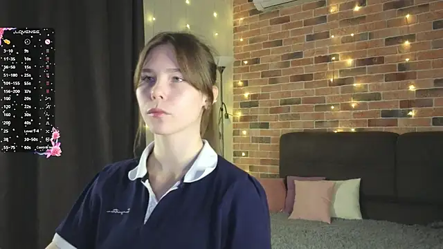 Snapshot of EmiliDen chatting on 10.21.25 EmiliDen online show from 10.21.25