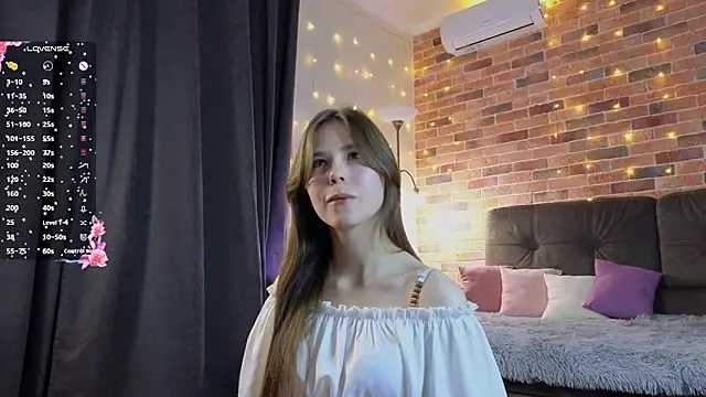 Snapshot of EmiliDen chatting on 10.29.25 EmiliDen online show from 10.29.25