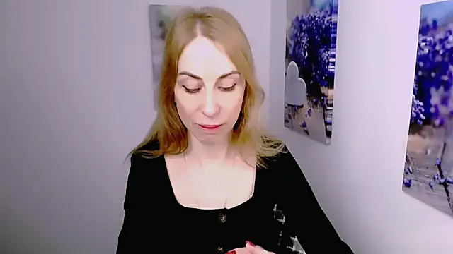 Snapshot of Create_your_own_sun chatting on 02.05.26 Create your own sun online show from 02.05.26