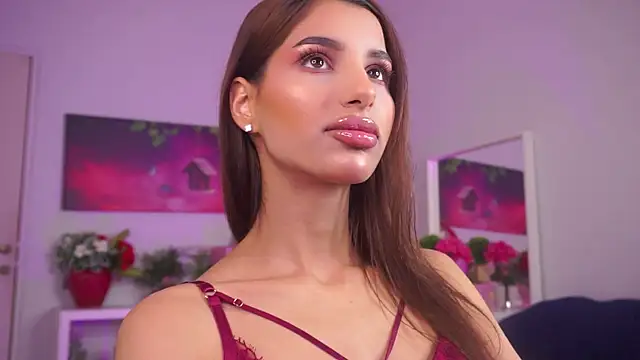 Snapshot of ZariaVera chatting on 10.05.25 ZariaVera online show from 10.05.25