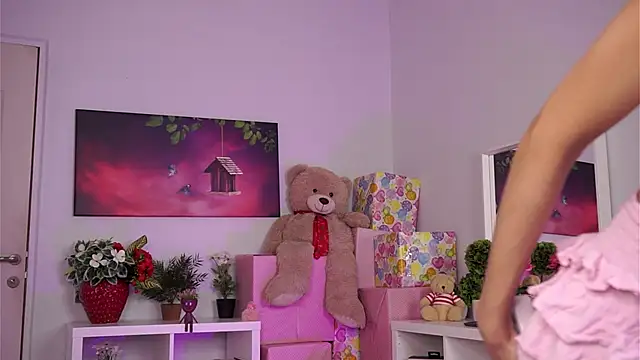 Snapshot of ZariaVera chatting on 10.11.25 ZariaVera online show from 10.11.25