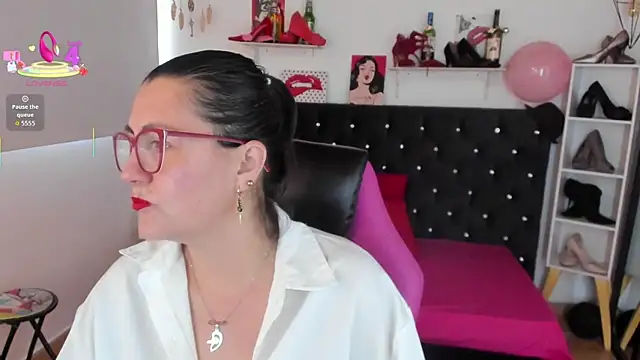 D Martii online show from 09.09.25