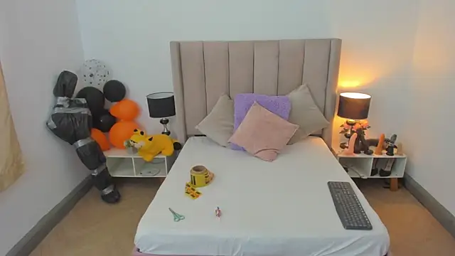 evvaa moon69 online show from 10.08.25