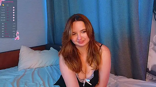 Snapshot of LucilleMcBride chatting on 09.12.25 LucilleMcBride online show from 09.12.25