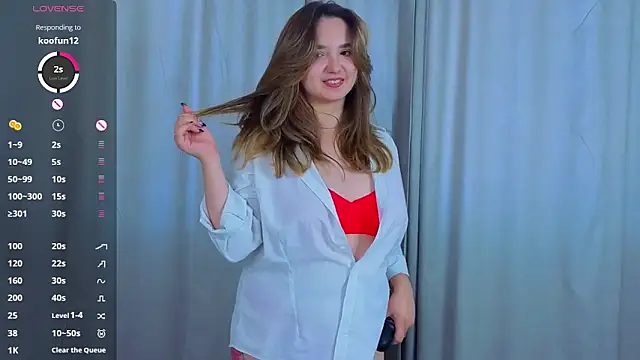 Snapshot of LucilleMcBride chatting on 09.21.25 LucilleMcBride online show from 09.21.25