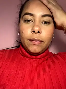 Snapshot of Oskeyli chatting on 11.08.25 Oskeyli online show from 11.08.25