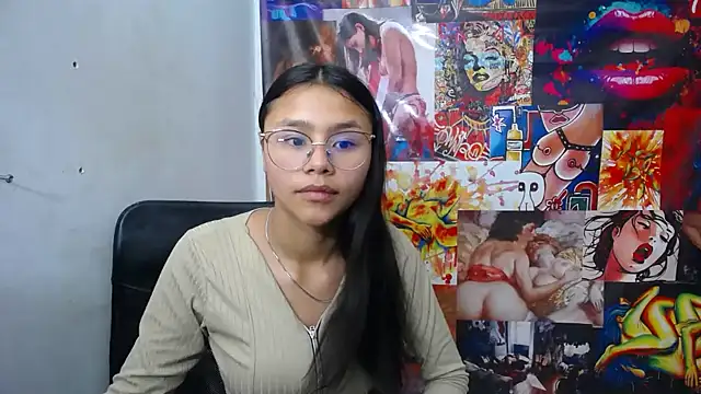 SofieLove 01 online show from 10.24.25