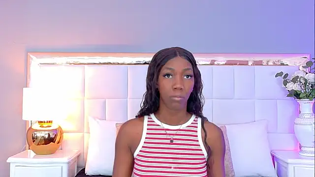 MadeleineHocker online show from 09.17.25