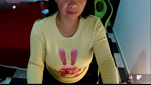 Snapshot of hiilarybrown chatting on 07.12.26 hiilarybrown online show from 07.12.26