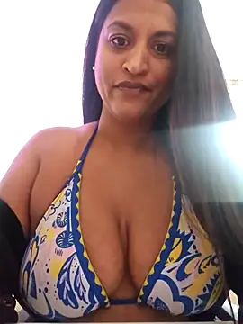 Snapshot of Busty_AriaX chatting on 10.22.25 Busty AriaX online show from 10.22.25