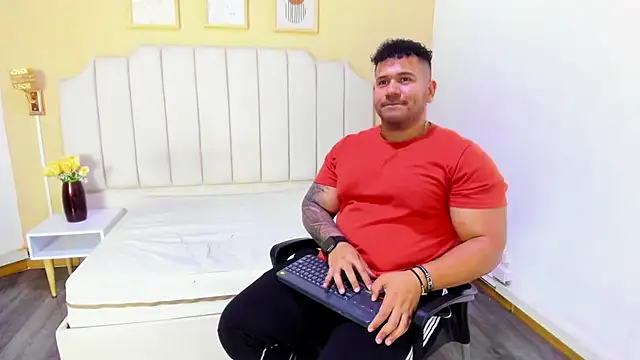 Snapshot of michael_hill1 chatting on 10.07.25 michael hill1 online show from 10.07.25