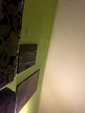 Snapshot of BeckiXrose chatting on 09.21.25 BeckiXrose online show from 09.21.25