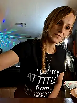 PeachyAriel online show from 05.12.26